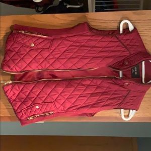 Maroon quilt vest EUC